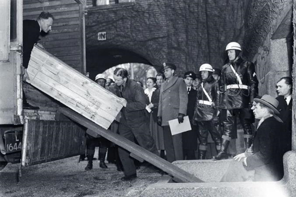 1950年紐倫堡審判檔案轉移到和平宮（圖片來自Stanford News）.jpg